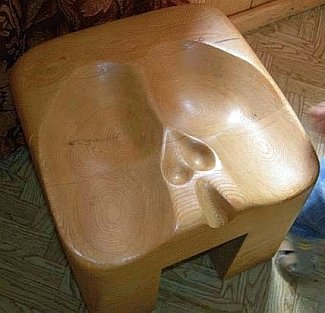An.chair.for.a.real.ARS....HAHAHAHAA...jpg