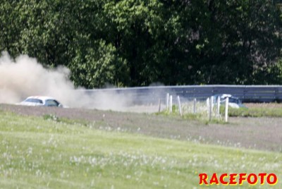 Ronnie Hofberg kollar in Christoffer Waern när det är dags att rallycrossa lite:)