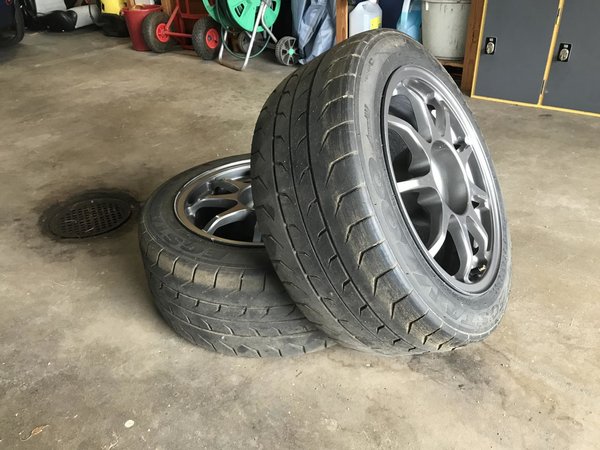 2 st Kosei K4R 15x8 et 35 med nästan nya Kumho V70 K61 3800 kr